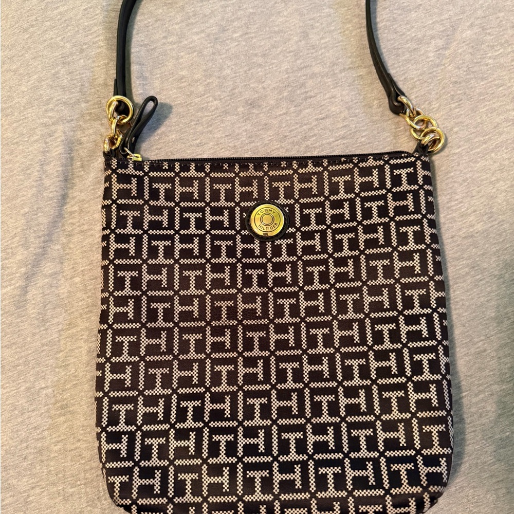 Elegant Black and White Patterned Crossbody Bag